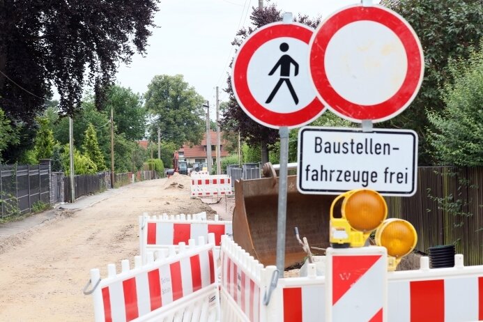 Bauarbeiten ohne Ankündigung sorgen für Ärger - Die Straßenbaustelle an der Weißenborner Levinéstrasse sorgt für heftige Kritik bei Anwohnern. 