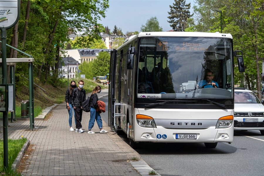Bauarbeiten rund um Falkenstein sorgen für Änderungen im Schülerverkehr - Ab Montag müssen die Linien- und Schulbusse zwischen Dorfstadt und Falkenstein Umleitungen fahren.