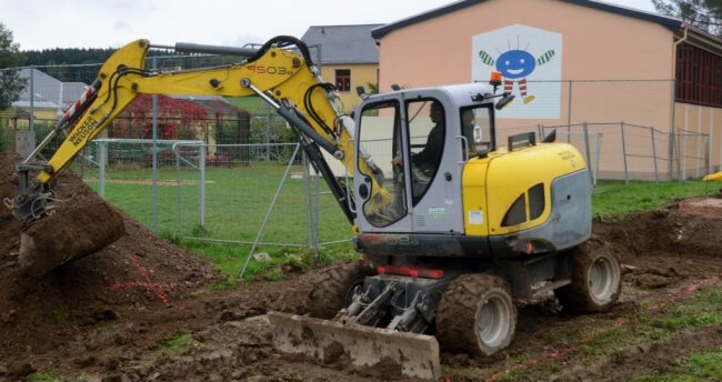 Baubeginn für Sport- und Spielplatz an Grundschule Rothenkirchen - 