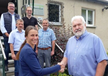 Bauernland-AG setzt auf eine starke Frau - Kay Weißbach, Matthias Bilz (hinten von links), Jens Beyer (Mitte links) und Diana Koban bilden den neuen Vorstand der Bauernland-AG Großolbersdorf. Frank Bilz (Mitte rechts) und Matthias Espig schieden aus. 