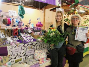 Bauernmarkt: Lavendel-Duft und Kartoffeln sind der Renner - Der Lavendelstand von Klara und Klara Horvath (Mutter und Tochter) hat dem Publikum am besten gefallen. Dafür gab es den ersten Platz. 