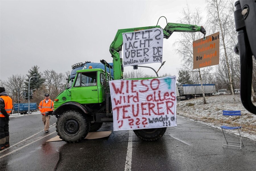 Bauernproteste im Landkreis Zwickau: So ist die Lage am Montag - Am Montag rollt der Verkehr im Landkreis Zwickau ohne Behinderungen – anders als in den vergangenen Tagen. Das Foto entstand letzte Woche in Lichtenstein.