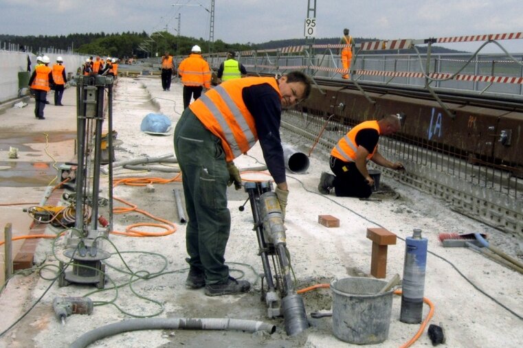 Bauarbeiten an Gleisanlage der Göltzschtalbrücke