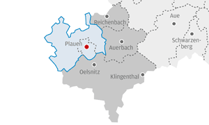 Baum stürzt auf Regionalexpress - 