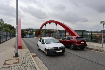 Baupfusch in Werdau: Gericht bestellt neuen Gutachter - 2011 wurde die neue Brücke freigegeben. Die Stadt musste sie bauen, weil der Vorgänger nach nur zehn Jahren rostete.