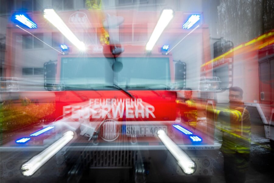 Bauwagen steht im vogtländischen Pausa in Brand - schon wieder - Feuerwehreinsatz am Mittwoch in Pausa: War es Brandstiftung?