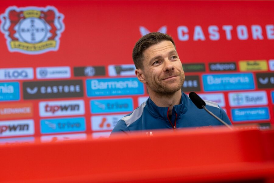 Bayer und der nächste Schritt Richtung Triple - Trainer Xabi Alonso kann mit Leverkusen das Triple holen.