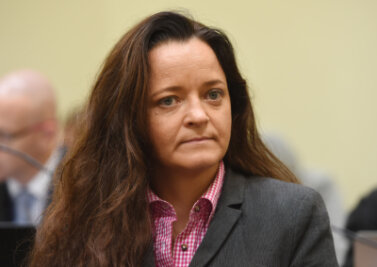 Bayerns NSU-Untersuchungsausschuss will Zschäpe in Chemnitz befragen - 2018 wurde sie zu lebenslanger Haft verurteilt - nun soll Beate Zschäpe vor dem bayerischen NSU-Untersuchungsausschuss aussagen.