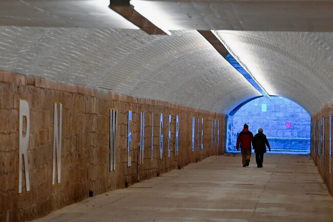 Vom Schmuddel-Image ist nichts geblieben. Der neue Tunnel ist freundlich und die Zugänge barrierefrei gestaltet.