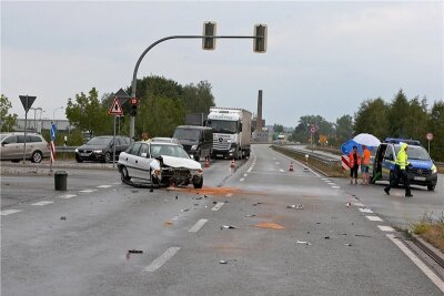 Behinderungen auf Umgehungsstraße in Glauchau nach Unfall - 