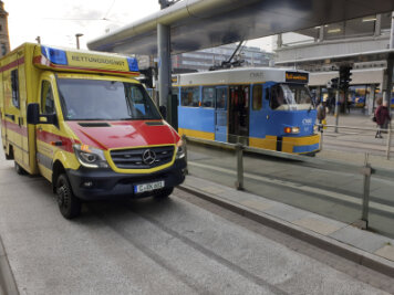 Behinderungen nach Straßenbahn-Unfall an der Zentralhaltestelle - 