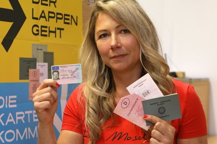 Behörde will pro Monat 2500 Führerscheine tauschen - Sachgebietsleiterin Heike Hoffmann hat sich mit ihrem Team eine Marke von 2500 gesetzt. So viele Führerscheine sollen pro Monat umgetauscht werden. 