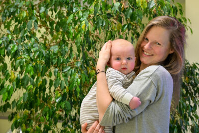 Bei Babyempfang in Lichtenau: Junge Mutter mahnt gesundes Essen an - Vier Monate alt ist Karl Friedrich. Gemeinsam mit Mama Stephanie nahm er am Babyempfang teil. 