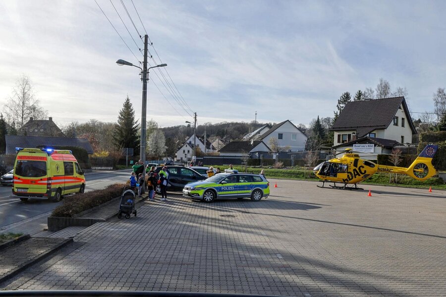 Bei Unfall am Aldi-Markt in Hohenstein-Ernstthal siebenjähriger Junge schwer verletzt - Der Unfall ereignete sich in Höhe des Aldi-Marktes.
