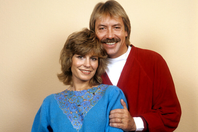 Werner Böhm (alias Gottlieb Wendehals) mit seiner Frau Schlagersängerin Mary Roos im Jahr 1983.