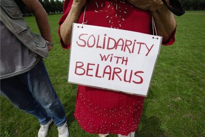 Belarus' Machthaber im Rausch der Rache - Ein Jahr nach Beginn der Massenproteste sind Demonstranten am Samstag in den Niederlanden auf die Straße gegangen und haben Solidarität mit der belarussischen Bevölkerung gefordert.