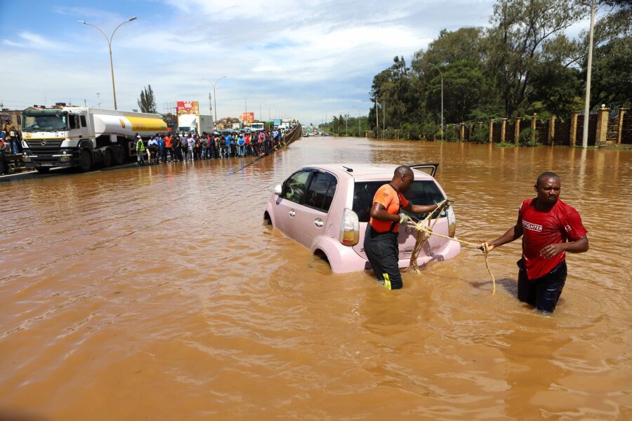 Bereits mehr als 220 Tote in Kenia nach Überschwemmungen - Starker Regen und Überschwemmungen machen nach Angaben des UN-Nothilfebüros OCHA seit März den Ländern Tansania, Burundi, Kenia, Somalia, Ruanda und weiteren Teilen Ostafrikas schwer zu schaffen.