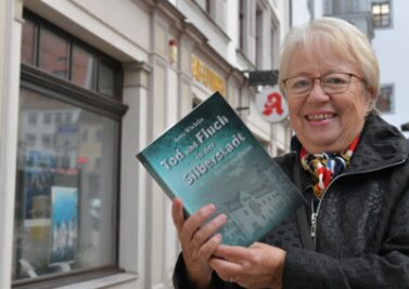 Bergstadt-Krimi Nummer 2: Tod und Fluch in der Silberstadt - Anita Wächtler hat einen neuen Bergstadt-Krimi geschrieben, die Ratsapotheke spielt darin eine Rolle.