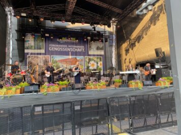 Bergstadtfest: Freiberger Obermarkt bei Eröffnungskonzert gut gefüllt - 