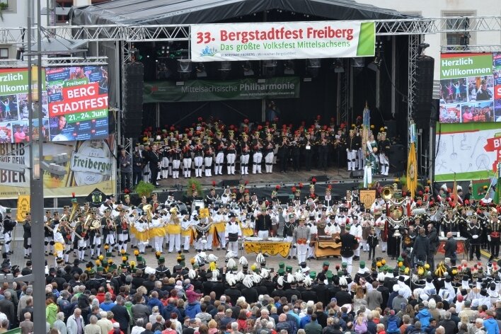 Kein Bergstadtfest ohne große Bergparade: Die Stadt Freiberg setzt alles daran, dass der Höhepunkt in diesem Sommer stattfinden kann. Das Foto stammt vom 33. Bergstadtfest 2018. 