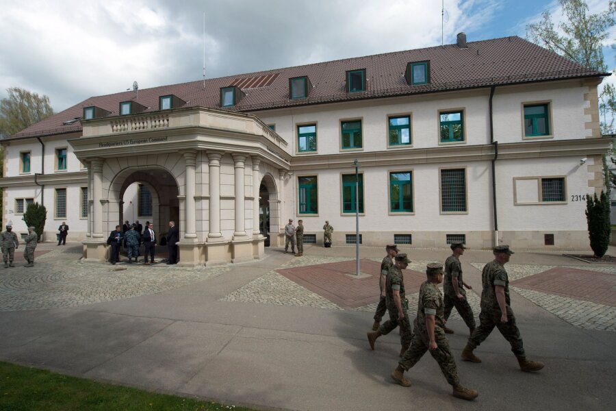 Berichte: US-Militär in Europa in erhöhter Alarmbereitschaft - Eucom-Hauptquartier in Stuttgart: Erhöhte Sicherheitsstufe für US-Militär in Europa.