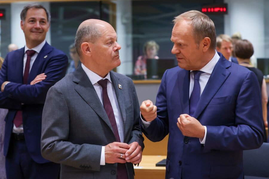 Berlin und Warschau wollen Zeichen der Aussöhnung setzen - Bundeskanzler Scholz (l) und Polens Ministerpräsident Tusk wollen über Aussöhnung und Verständigung zwischen beiden Ländern sprechen. (Archivbild)