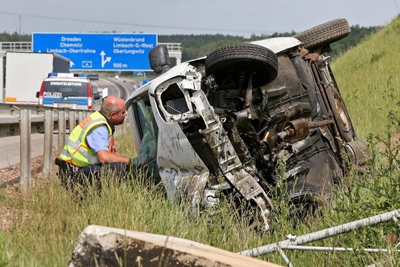 Bei einem Verkehrsunfall auf der A4 ist am Donnerstag ein Mann schwer verletzt worden.