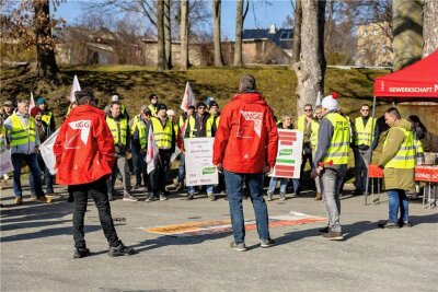 Beschäftigte von Unilever Auerbach erhalten mehr Geld - Mit einem Streik haben die Beschäftigten von Unilever Auerbach Anfang März ihren Forderungen Nachdruck verliehen.