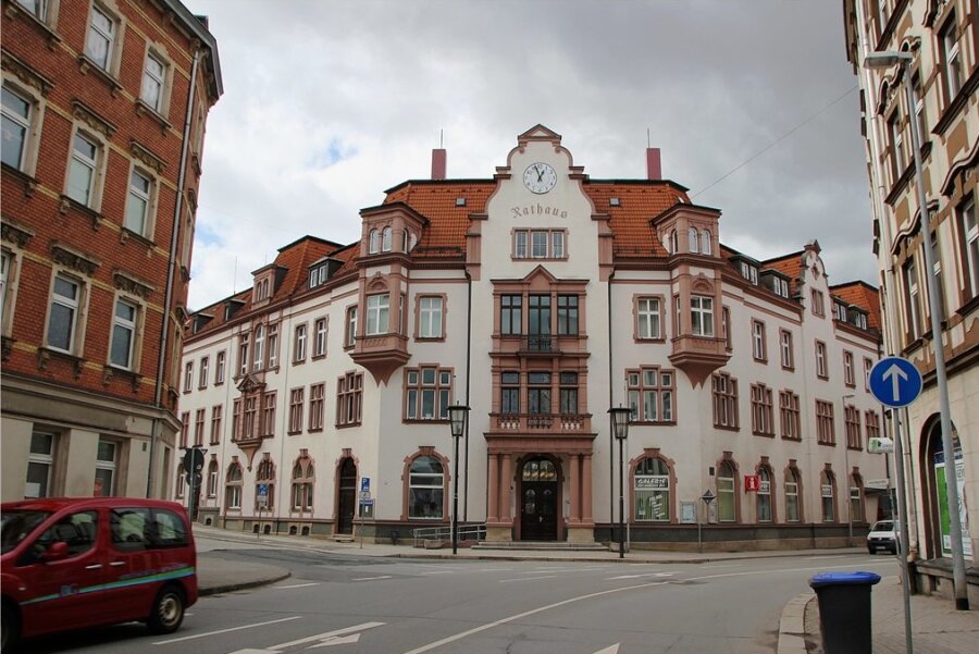 Das Rathaus in Aue: Die Stadtverwaltung veröffentlicht nun auch Unterlagen für die Ausschusssitzungen.