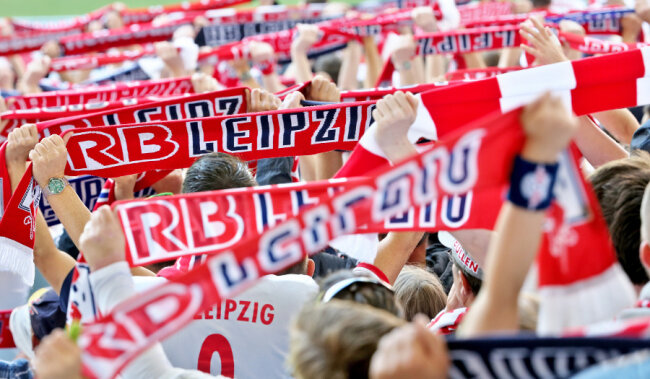 Zwei Dauerkartenbesitzer von RB Leipzig haben erfolglos gegen die bisherige Publikumsbeschränkung geklagt.