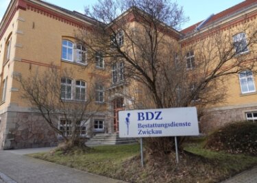 Bestattungsdienste sollen einen Neubau erhalten - Die Bestattungsdienste Zwickau haben ihren Sitz im Verwaltungszentrum. Sie sollen bald in einen Neubau umziehen. 