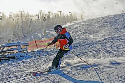 Beste Bedingungen für Wintersport im Erzgebirge: Sessellifte in Betrieb, Loipen sind gespurt - Ski und Rodel gut heißt es jetzt vielerorts im Erzgebirge. 