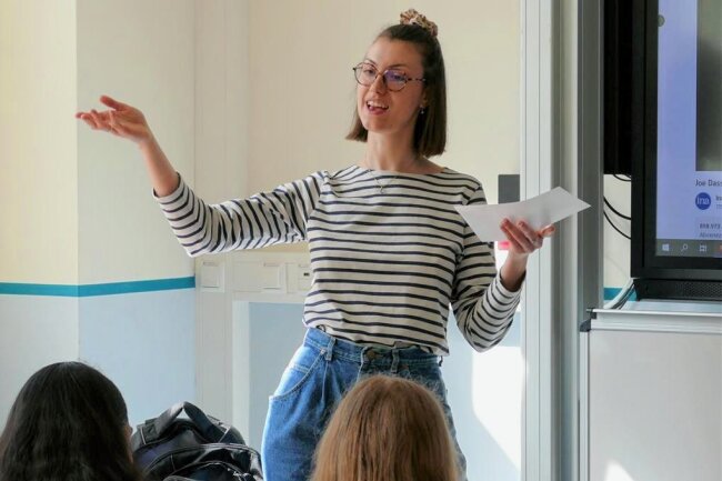 Besuch in Zschopau bringt junge Französin auf den Geschmack - Nachdem sie vor wenigen Jahren noch als Schülerin des Collège Sacré Coeur Ploërmel für einige Wochen das Zschopauer Gymnasium besuchte, war Clarisse Le Port nun als Lehrerpraktikantin vor Ort. 