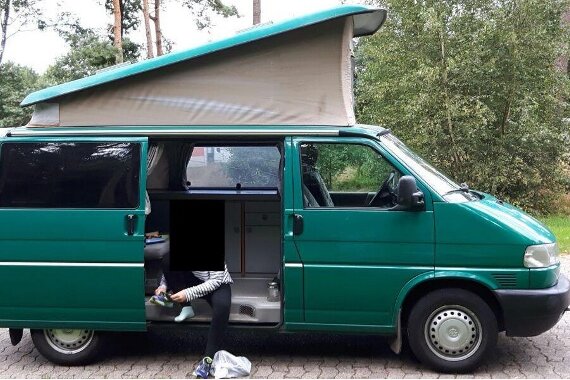 Besucher aus Bayern verliert sein Auto in Chemnitz - Ein VW-Bus, Modell T4, in javagrün gehalten: Dieses Auto parkte ein Tourist vor drei Wochen in Chemnitz - und fand es nicht mehr wieder. 