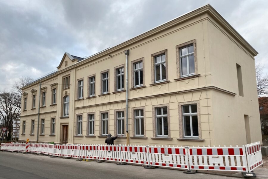 Betreutes Wohnen mit Parkanschluss - Im Gebäude Parkstraße 1 in Frankenberg entstehen betreutes Wohnen und eine Tagespflege. Die kommunale Wohnungsgesellschaft WGF investiert 3,9 Millionen Euro in den denkmalgerechten Aus- und Umbau. 