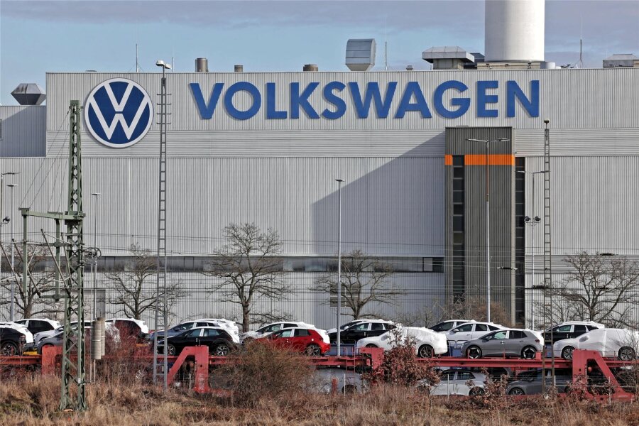 Betriebsratswahl bei VW in Zwickau unwirksam: Gericht nennt die zwei entscheidenden Fehler - Im März 2022 hat die Zwickauer VW-Belegschaft einen neuen Betriebsrat gewählt. Zwei Gerichte haben seitdem entschieden, dass die Wahl unwirksam ist. Trotzdem kann das Gremium vorerst weiterarbeiten.