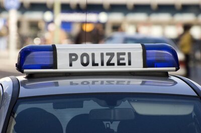 Betrunkene greifen in Schwarzenberg zwei Polizisten an - 