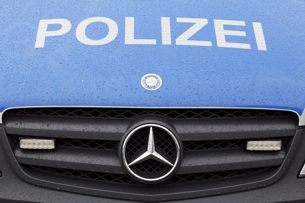 Betrunkener Opel-Fahrer landet im Graben - 