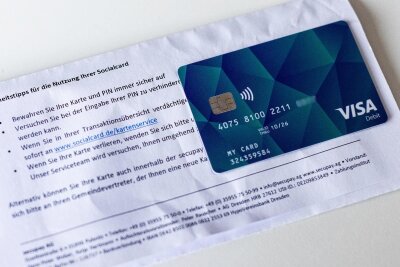 Bezahlkarte für Asylbewerber: Warum Chemnitz noch zögert - So oder ähnlich könnten die für Asylbewerber vorgesehenen Bezahlkarten aussehen.
