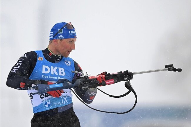 Biathlon-Weltcup in Oberhof: Erik Lesser frech - Denise Herrmann frustriert -  Erik Lesser ging am Schießstand Risiko und wurde dafür nicht belohnt. Die Formkurve des Routiniers zeigt aber nach oben Foto: Hendrik Schmidt/dpa +++ 