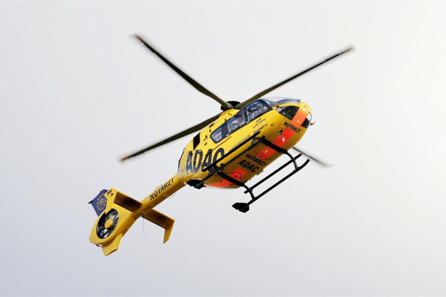 Biker stürzt nahe Seelitz: Hubschrauber im Einsatz - Mit einem Hubschrauber - hier ein Symbolbild - wurde ein Biker nach einem Sturz ins Krankenhaus gebracht.