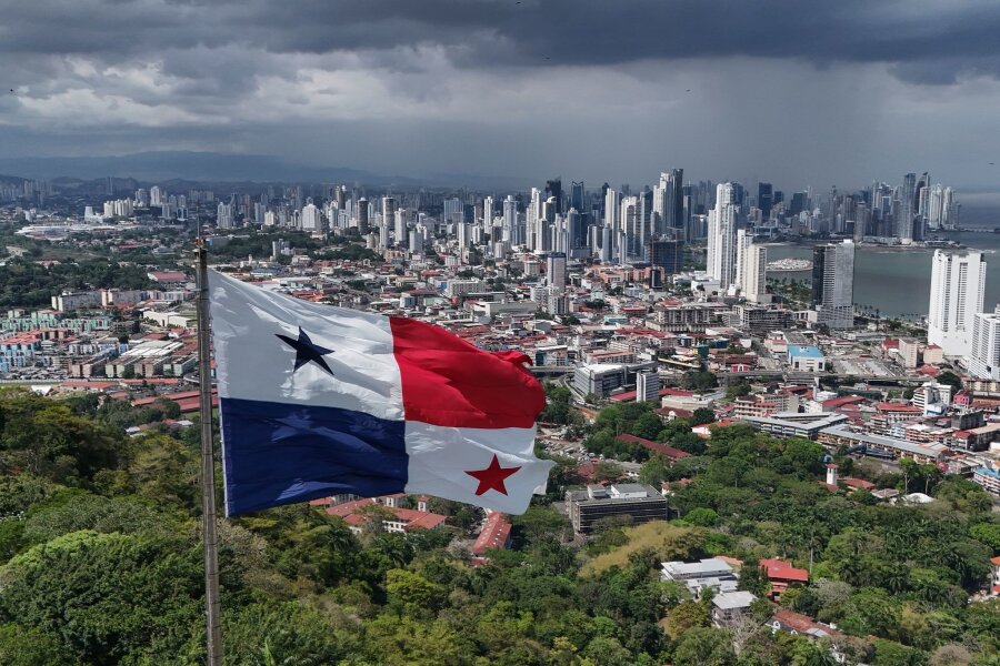 Bilder des Tages vom 03.05.2024 - Vorbereitungen werden getroffen: Am 5. Mai finden in Panama Parlamentswahlen statt wobei die Panamaer einen neuen Präsidenten wählen werden.