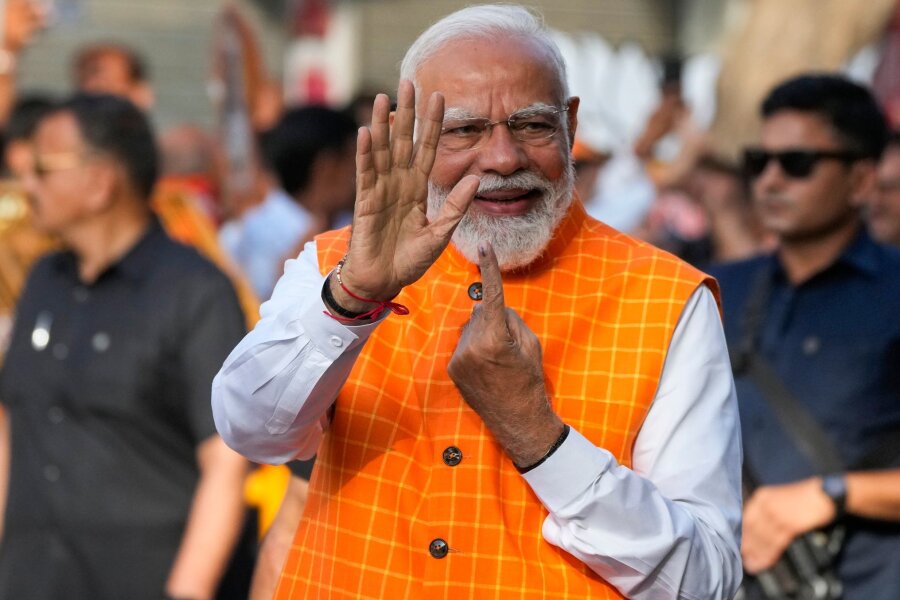 Bilder des Tages vom 07.05.2024 - Er hofft auf seine Wiederwahl: Der indische Premierminister Narendra Modi hat in Ahmedabad seine Stimme bei den noch bis Juni laufenden Parlamentswahlen abgegeben.