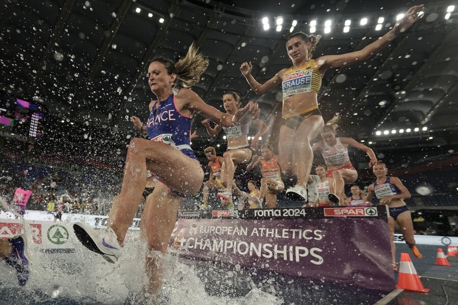 Bilder des Tages vom 09.06.2024 - Alice Finot aus Frankreich vor Gesa Felicitas Krause aus Deutschland, 3000m Hindernis, im Finale bei der Leichtathletik Europameisterschaft.