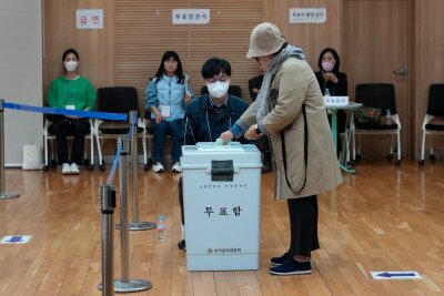 Bilder des Tages vom 10.04.2024 - In Südkorea wird ein neues Parlament gewählt. In Asiens viertgrößter Volkswirtschaft können gut 44,25 Millionen Menschen ihre Stimme abgeben.