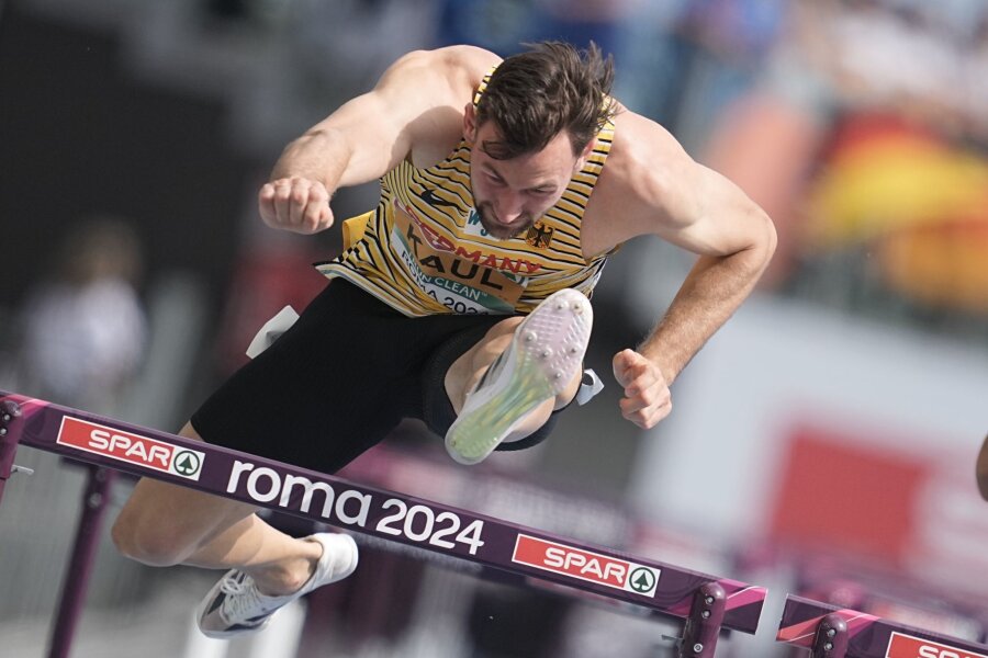 Bilder des Tages vom 11.06.2024 - Der Deutsche Athlet Niklas Kaul springt im Zehnkampf über eine Hürde bei der Leichtathletik EM in Rom.