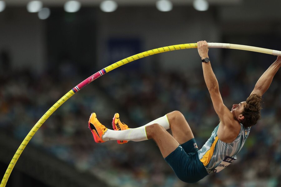 Bilder des Tages vom 20.04.2024 - Bei den Diamond League Xiamen Meetings im chinesischen Xiamen stellte der Schwede Armand Duplantis mit 6,24 Metern einen neuen Weltrekord im Stabhochsprung auf.