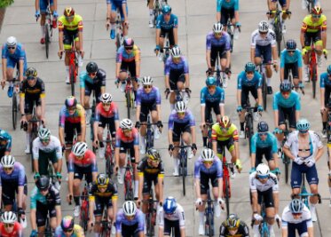 Bilder des Tages vom 26.05.2024 - "Rund um Köln" heißt es heute für Radfahrer. Hier der Start der Profiteams bei dem Radrennen.