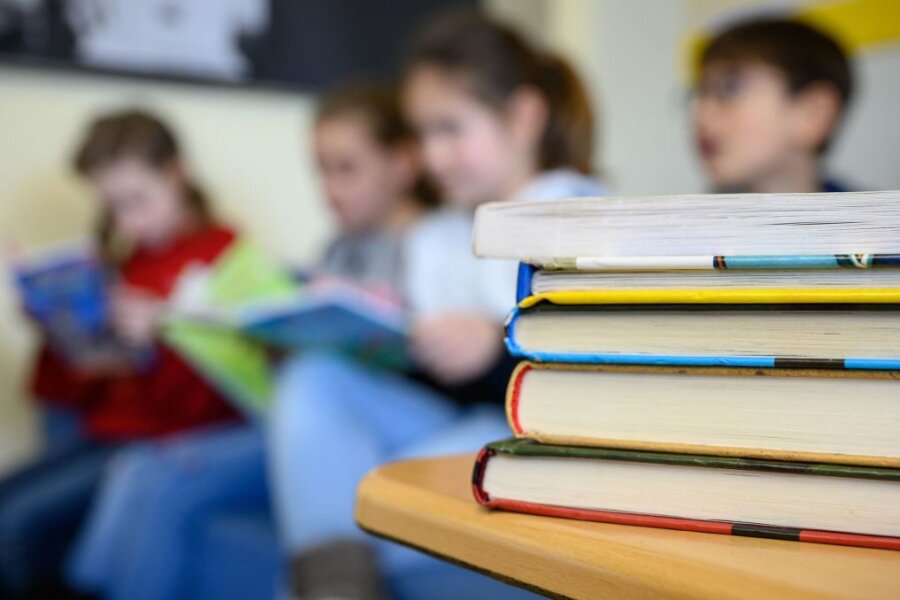 Bildungsstudie: Sachsen weit vorn, aber fast jeder vierte Neuntklässler verfehlt Lesemindeststandards - 