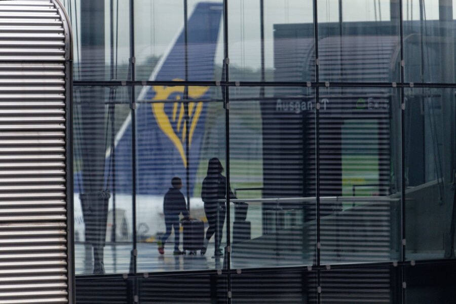 Billigflieger Ryanair will Kunden mit Rabatten anlocken - In den vergangenen Monaten musste Ryanair Flüge streichen und seine Passagierprognose kürzen.